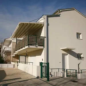 Laste Apartment
