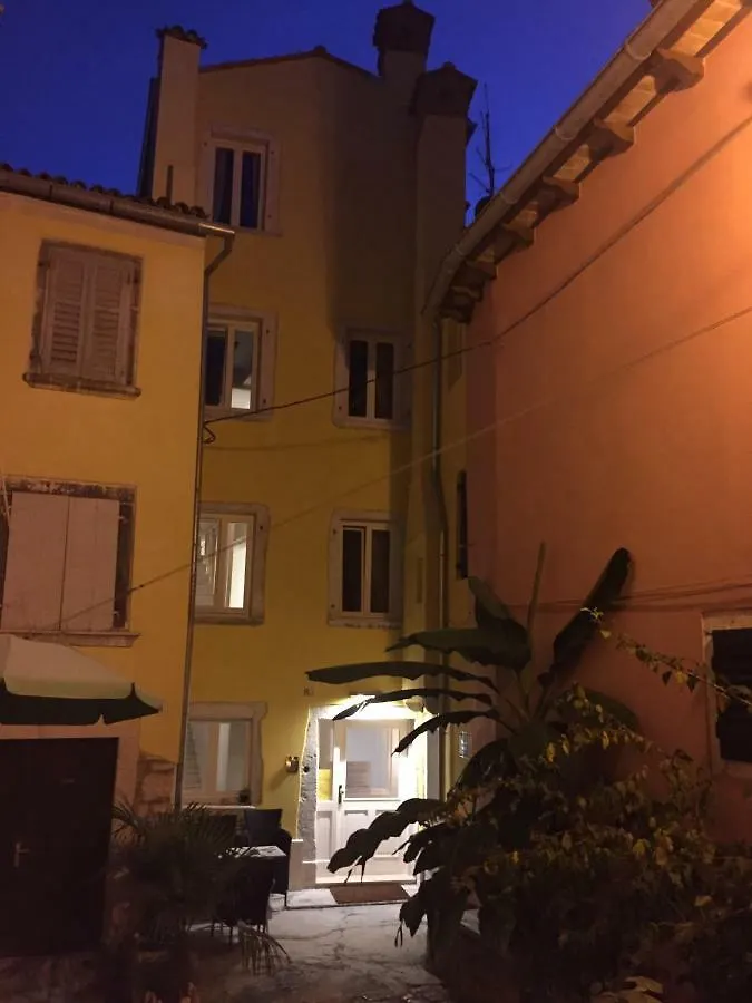 Casa Colloredo Free Parking روفينج