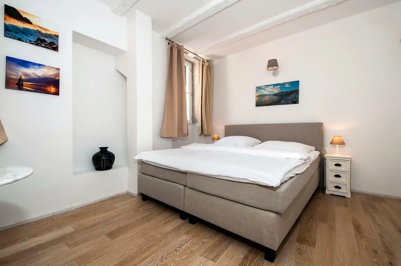 Casa Colloredo Free Parking روفينج شقة